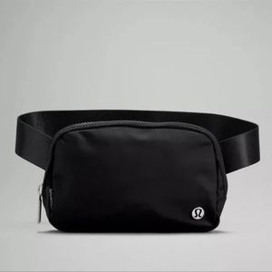 NWT Lululemon Everywhere Belt Bag Black
